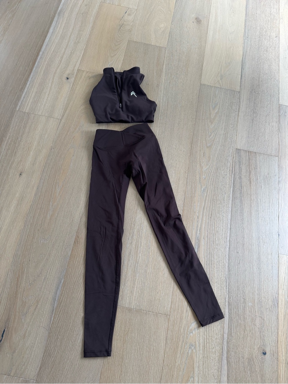 Oner active Dark Brown Athletic Leggings and Crop Zip-Top Set
